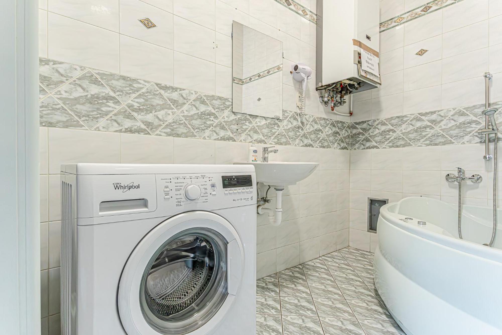 Brilliant 2br Apt. Near Akh-hospital Apartment