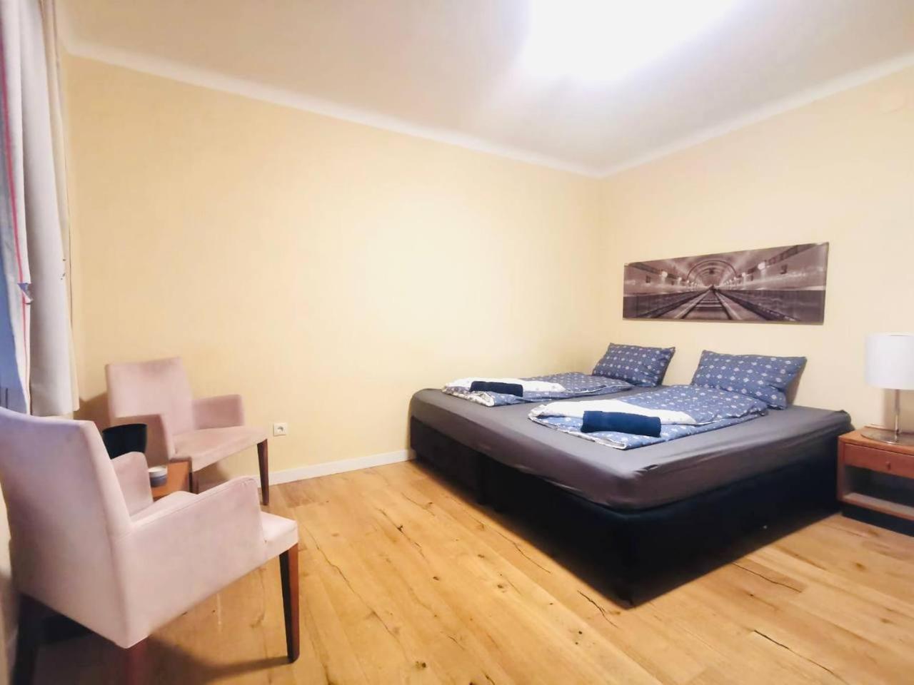 Double In Floridsdorf Area Homestay Vienna