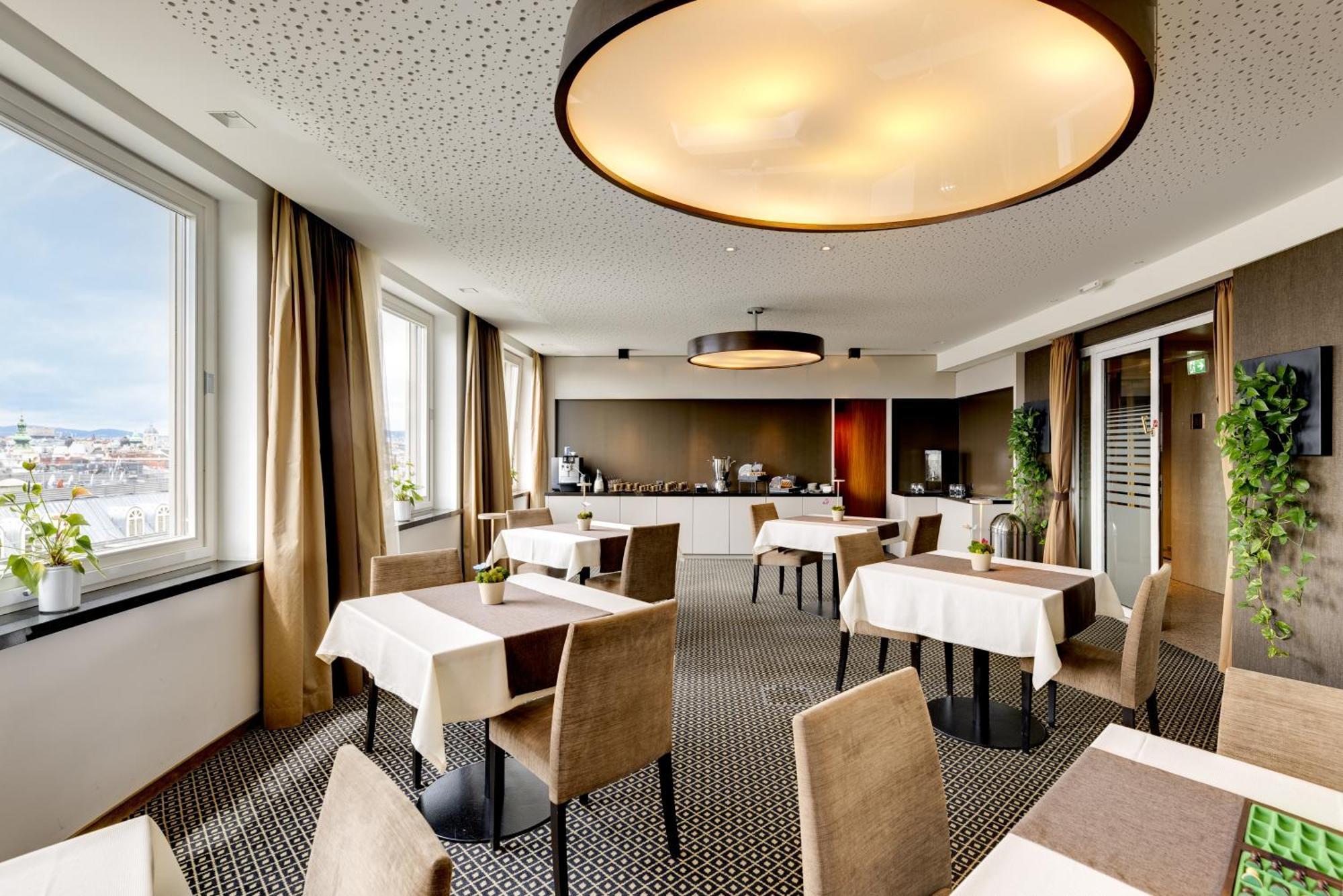 Am Parkring 4*