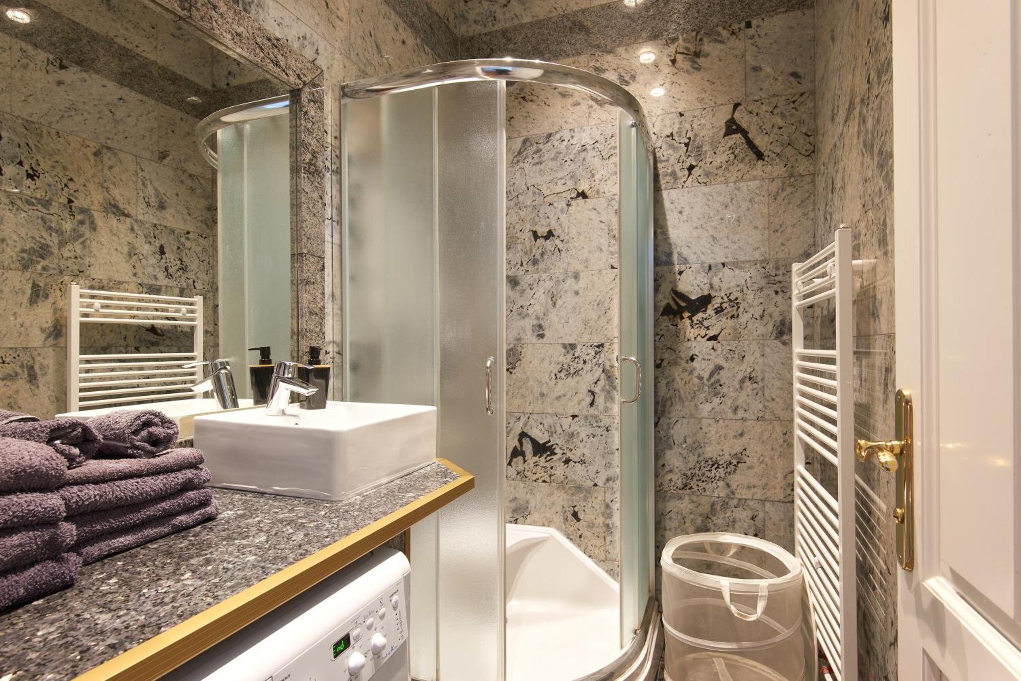 Schoenbrunn Palace Free Parking And 24h Check-in Apartment