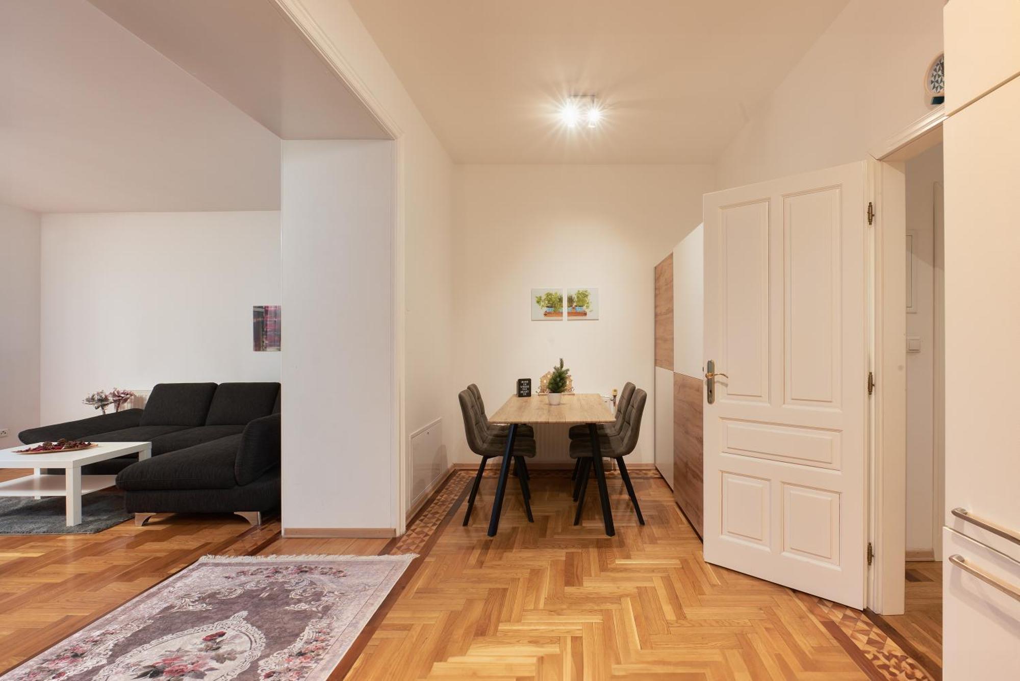 Schoenbrunn Palace Free Parking And 24h Check-in Apartment