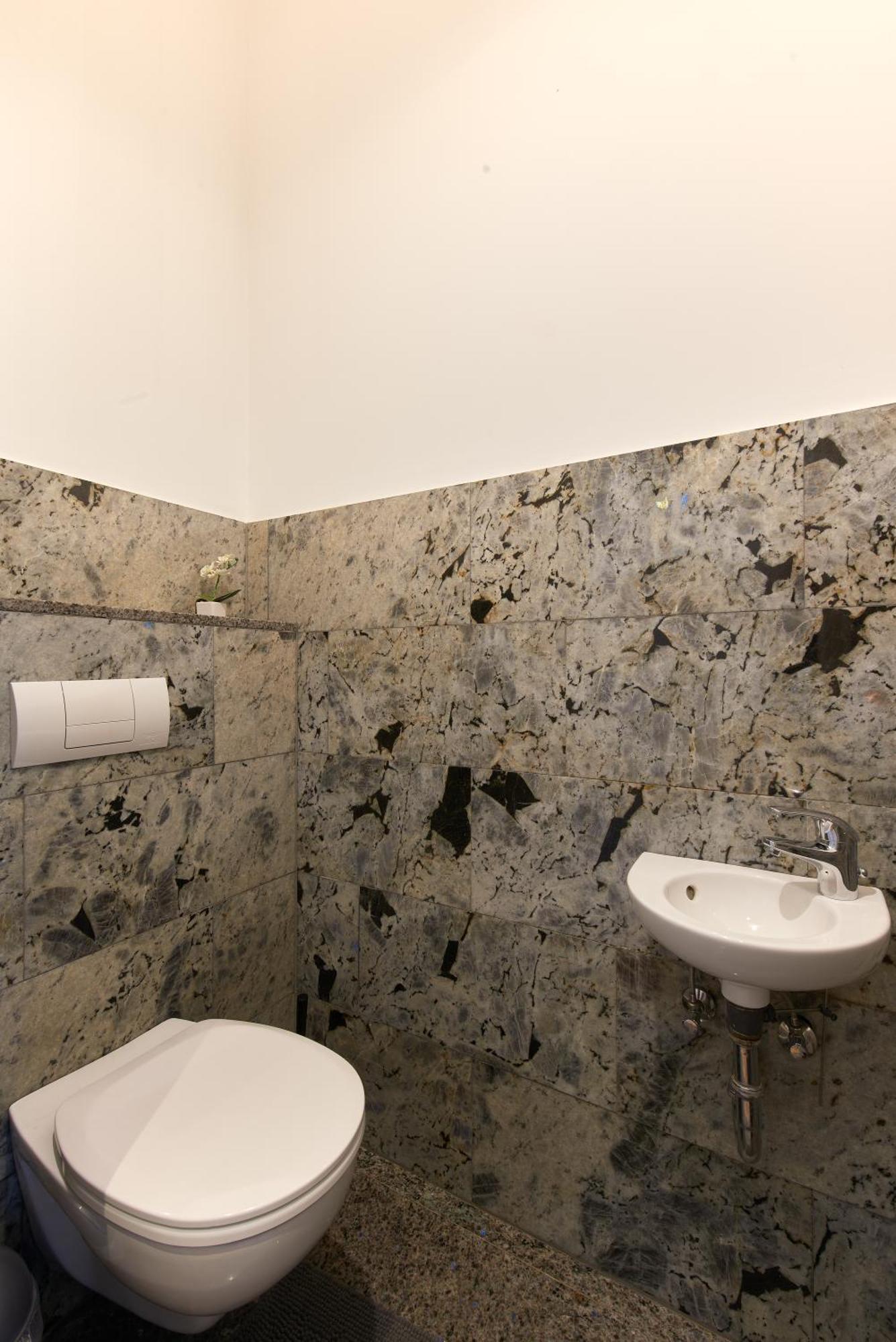 Schoenbrunn Palace Free Parking And 24h Check-in Vienna