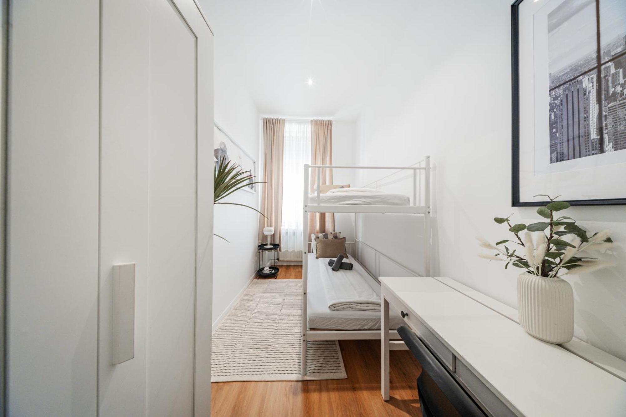 Nice Central City Room