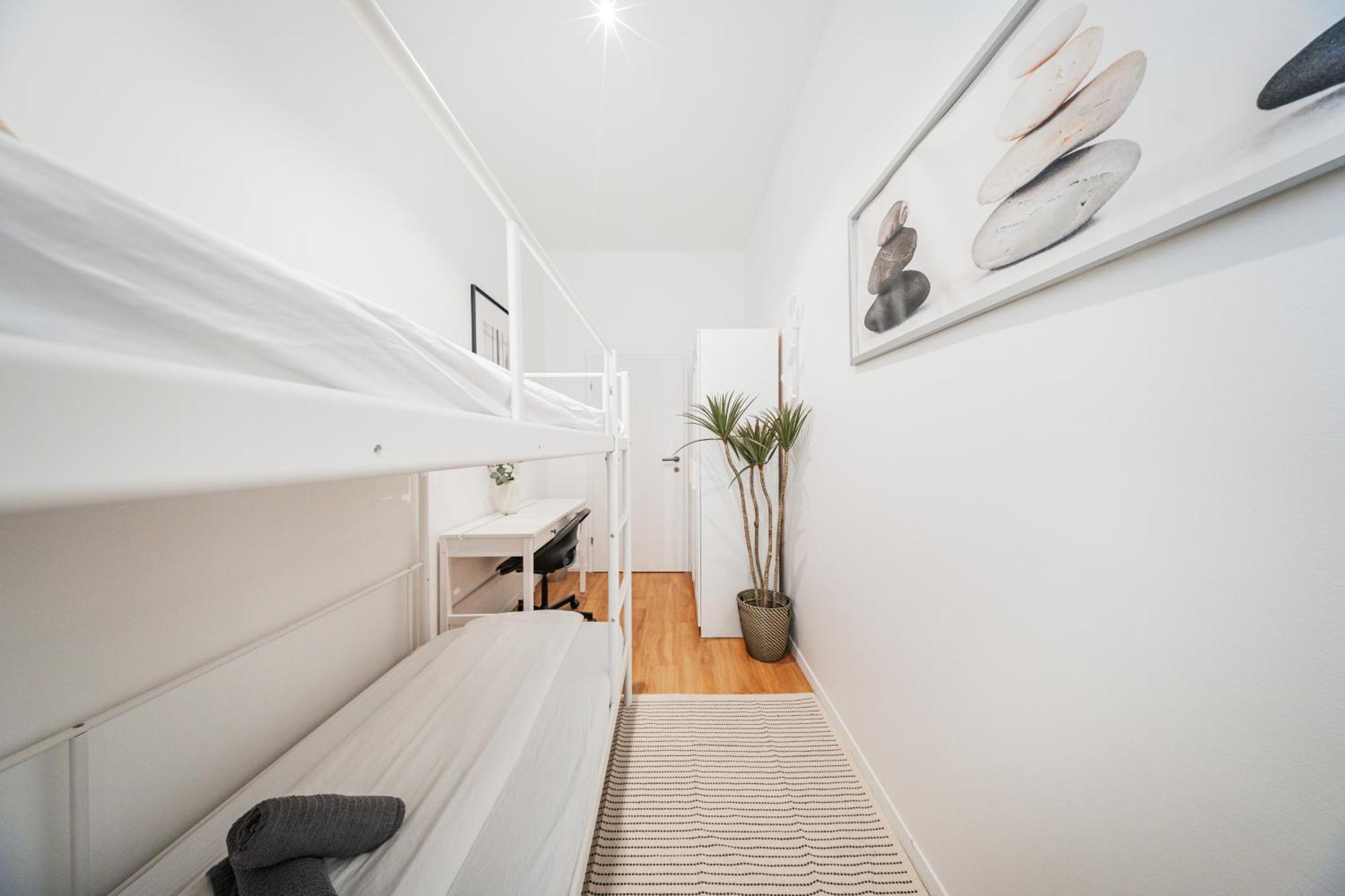 Nice Central City Room Albergue