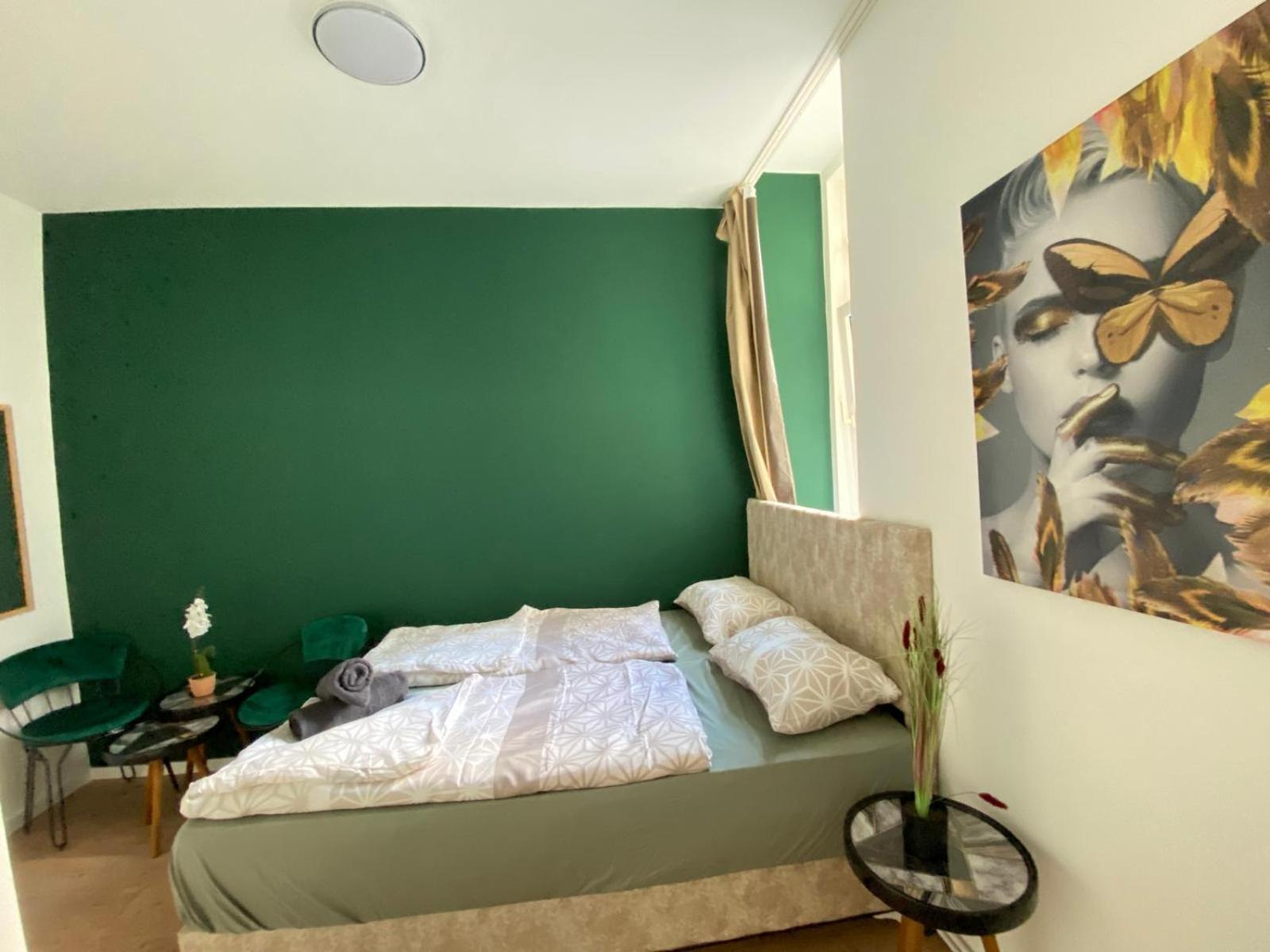 Apartment 8 Fully Equipped Studio Apt W Terrace Margareten *