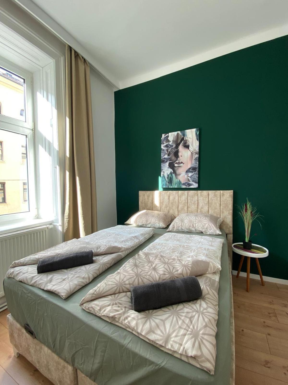 Apartment 8 Fully Equipped Studio Apt W Terrace Margareten