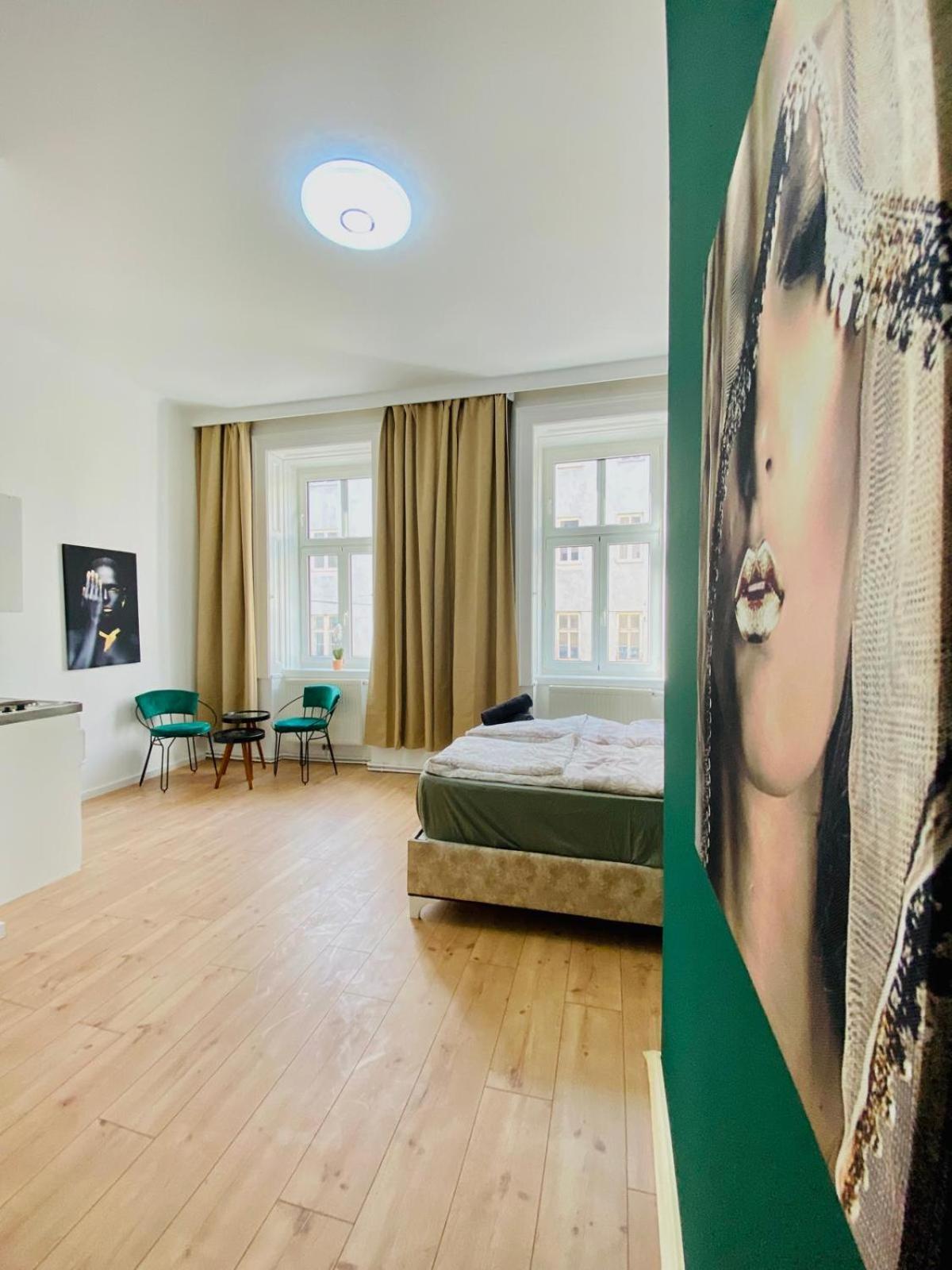 8 Fully Equipped Studio Apt W Terrace Margareten *