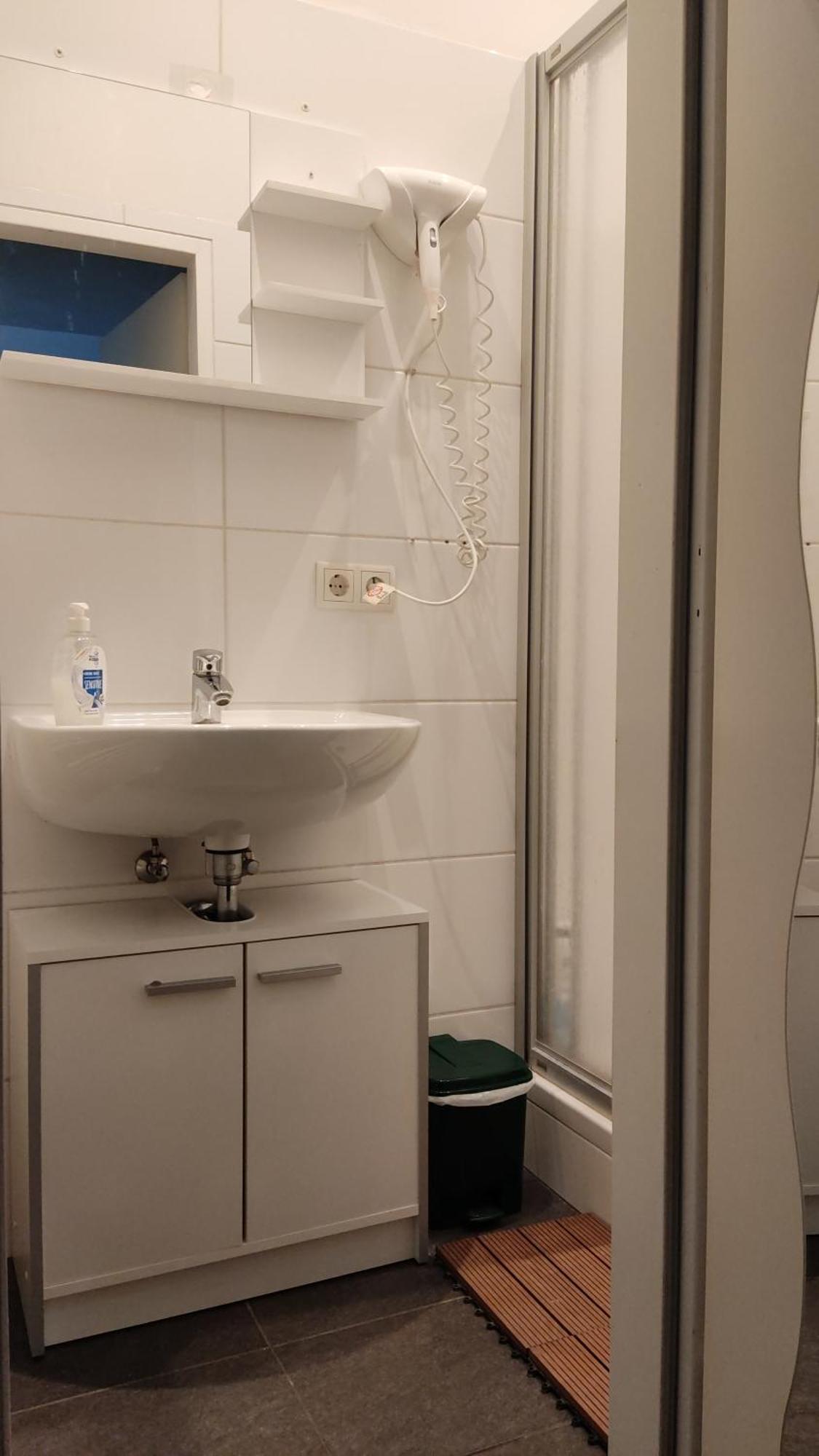 Abai 1150 Only Www-on-line-check-in & Selfservice Hostel