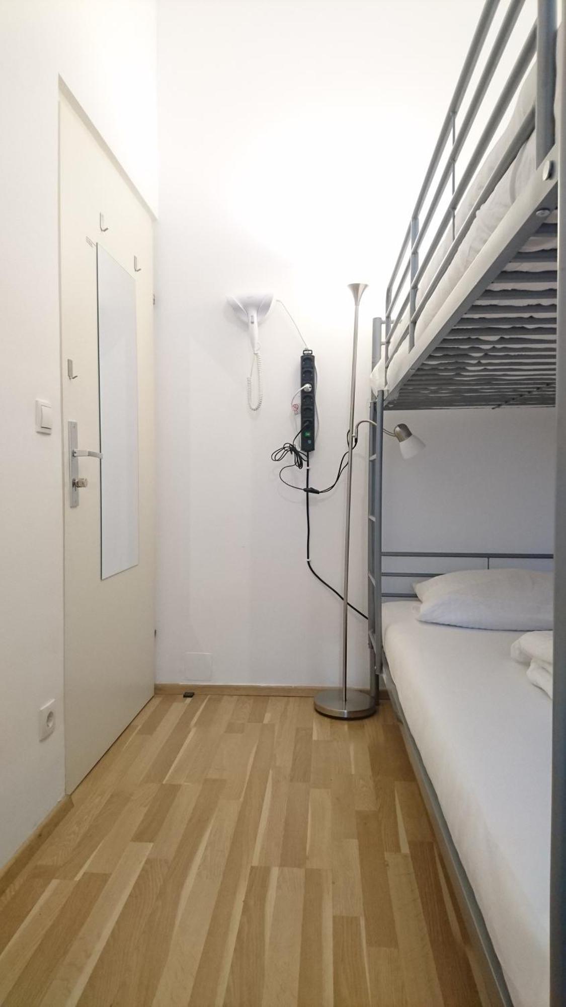 Hostel Abai 1150 Only Www-on-line-check-in & Selfservice Vienna