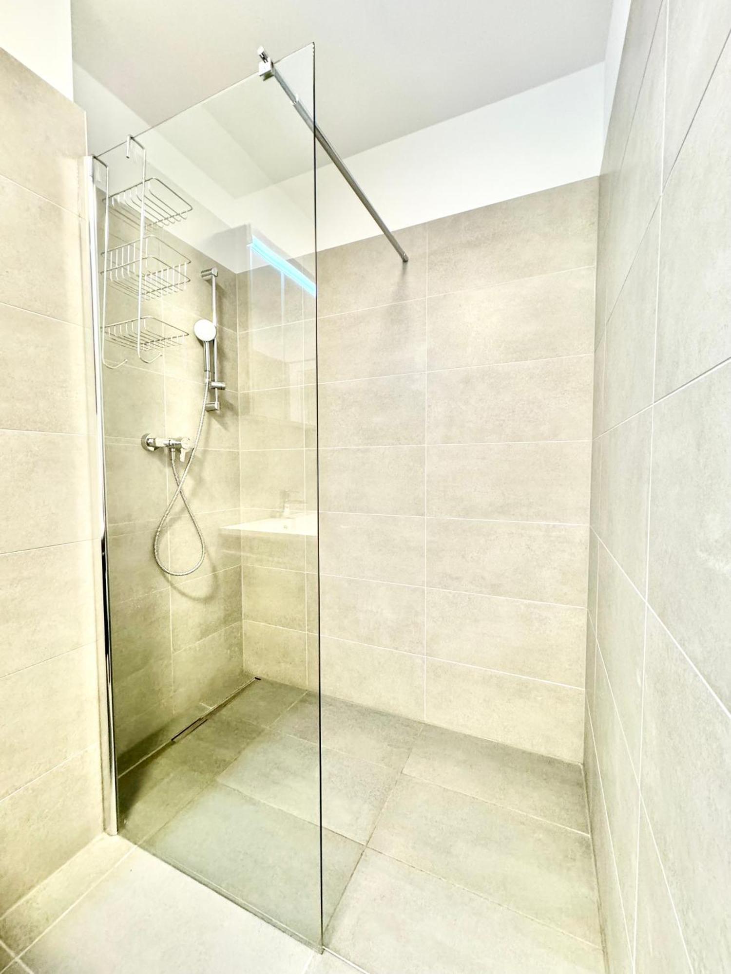 Apartamento Mit Balkon Und Parkplatz