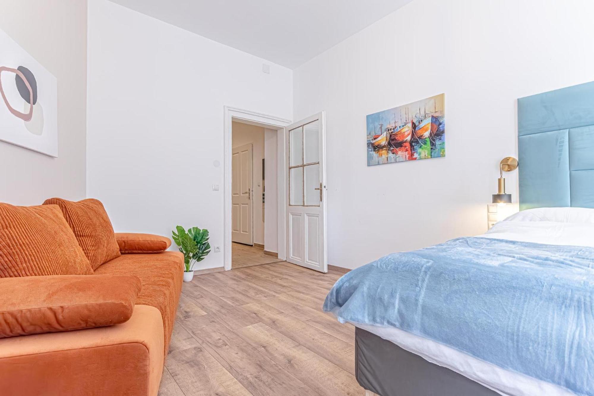 Cost Effective Life 1br In Classic Building *
