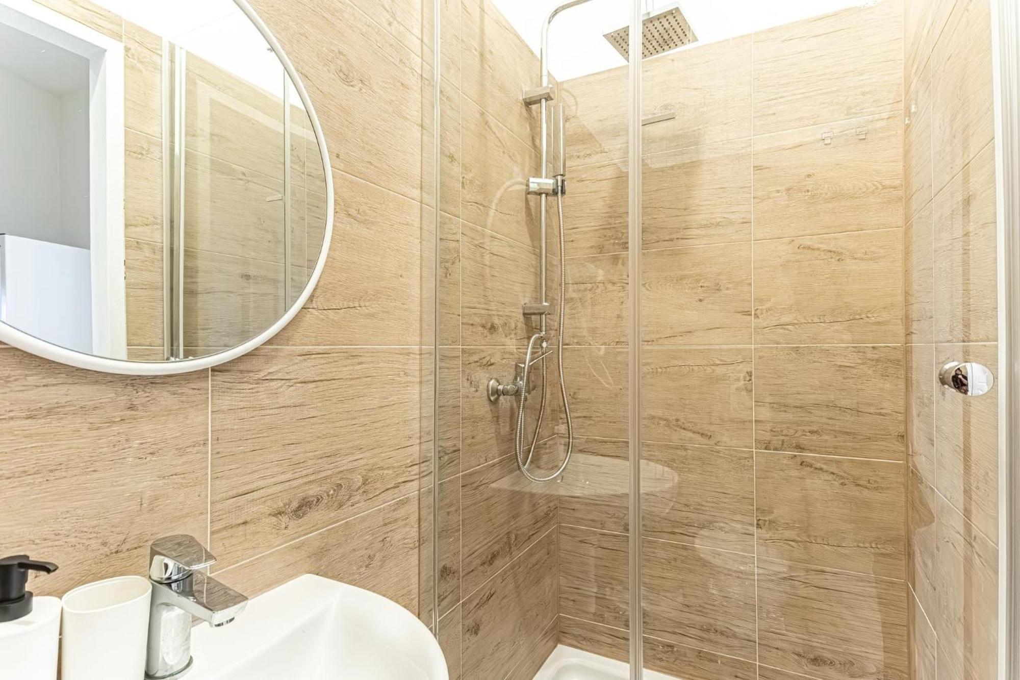 Cost Effective Life 1br In Classic Building Apartment Vienna