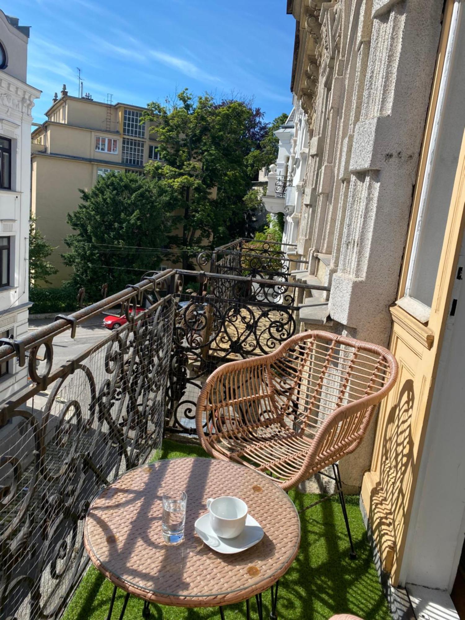 Appartamento Grosszuegiger Wiener Altbau Gleich Neben Schoenbrunn Vienna