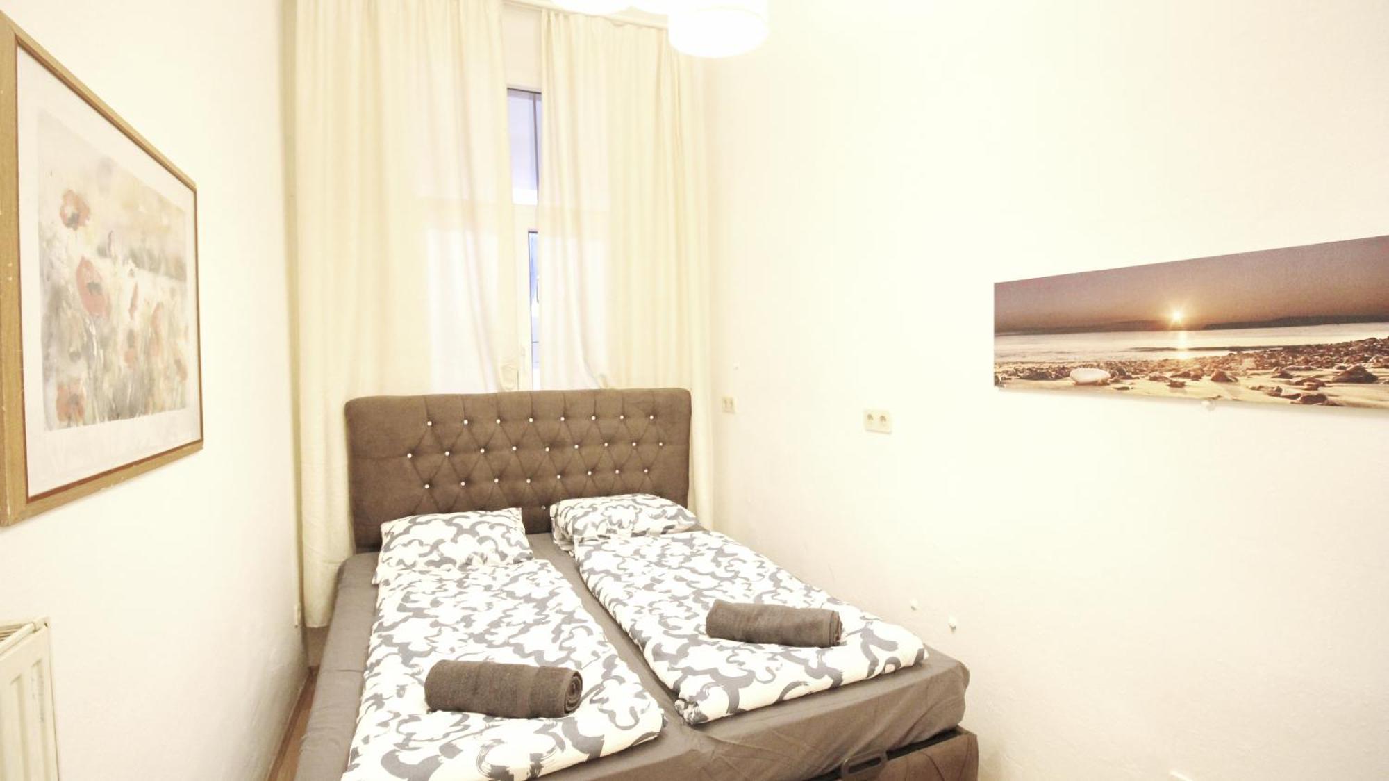 Comfortable Near Schoenbrunn Palace Hl *