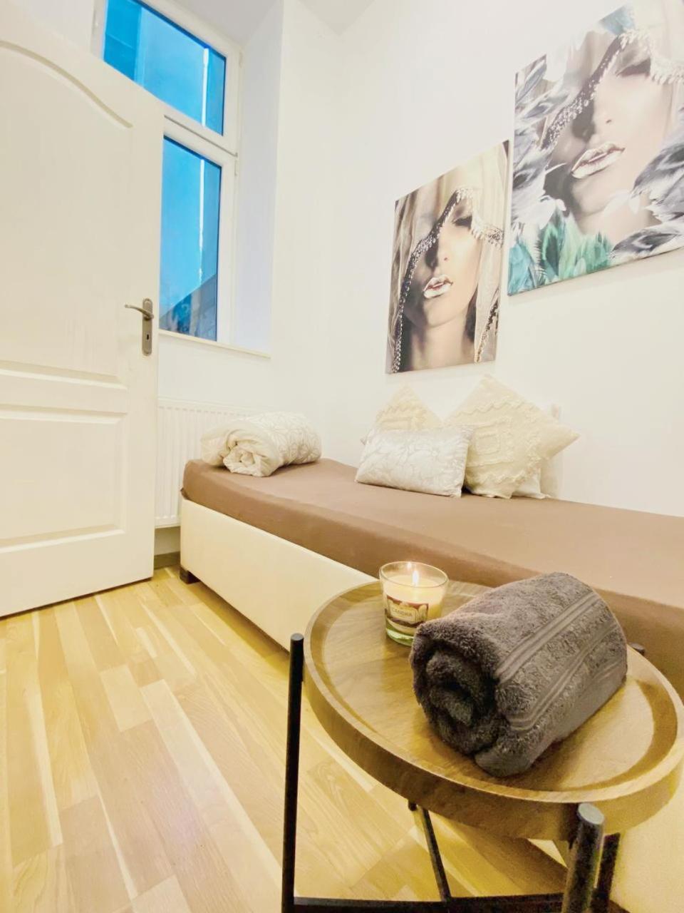 Family Studio In Schoenbrunn Area Apartment