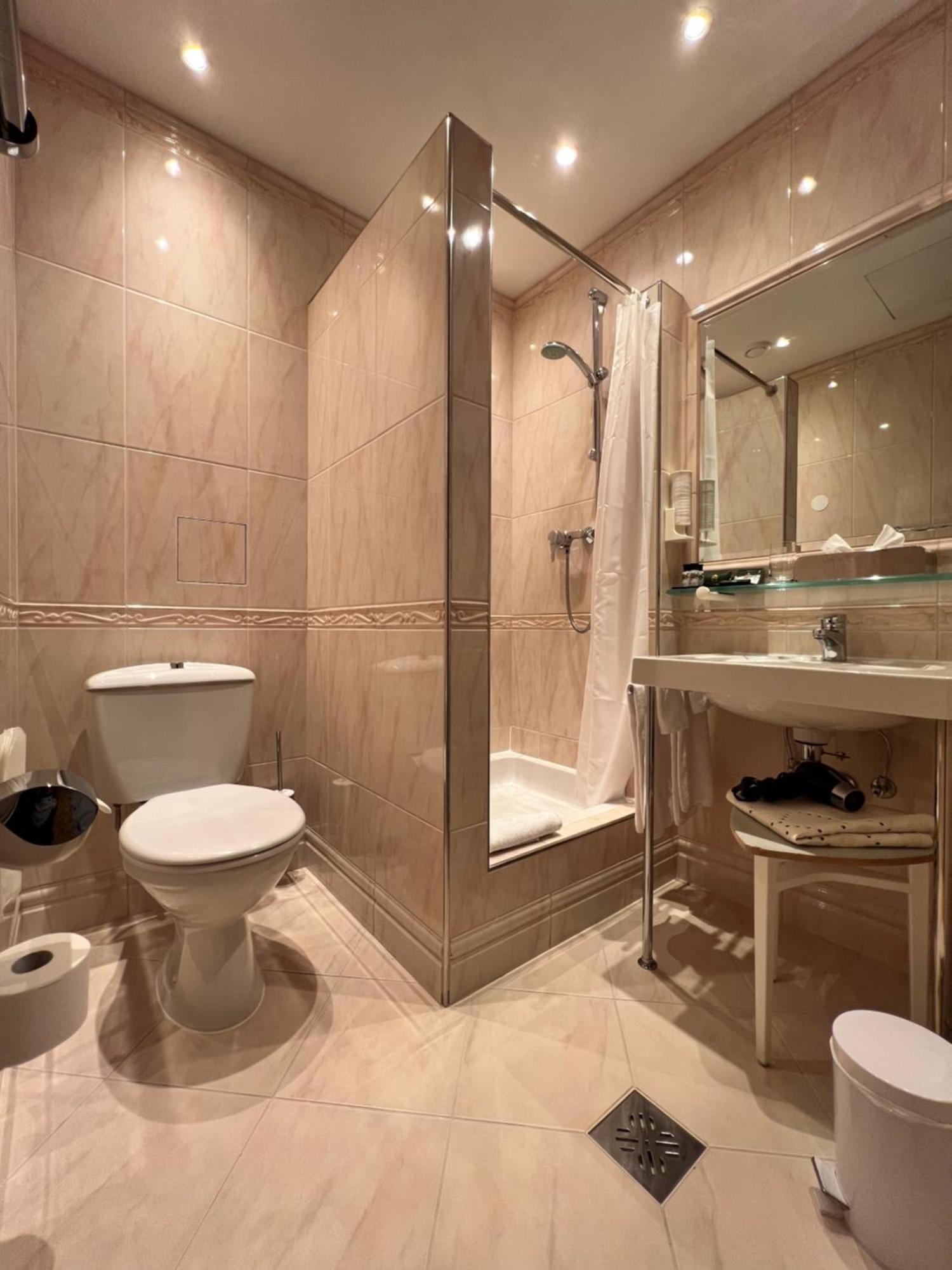 Hotel Koenig Von Ungarn 4*
