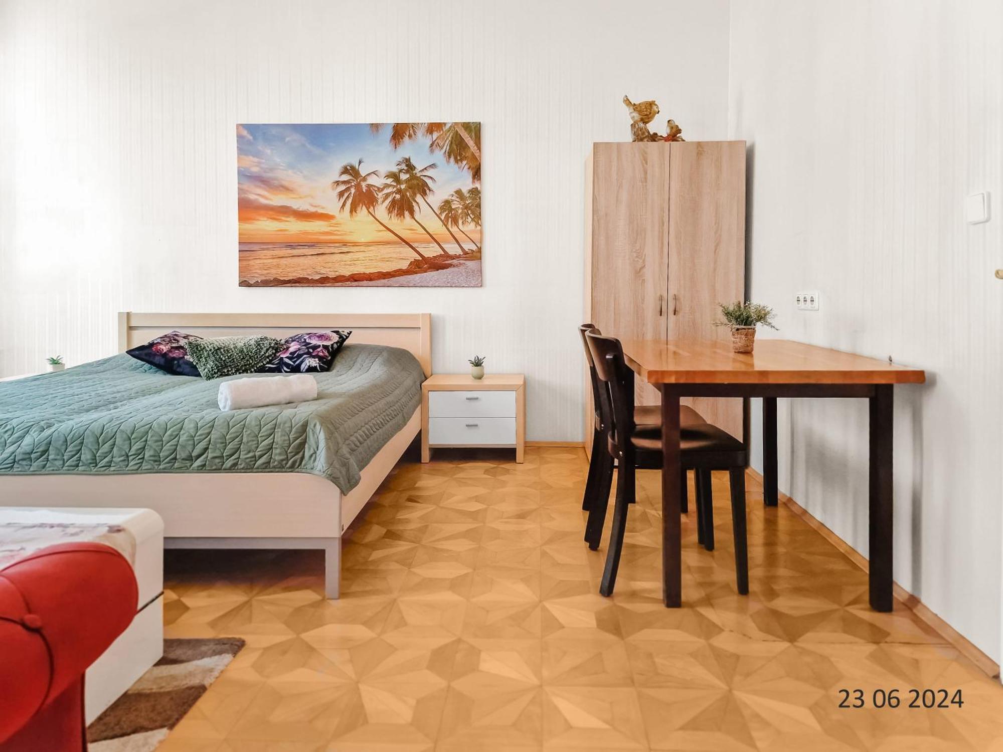 Four-bedroom, Four King-size Comfort Apartment *
