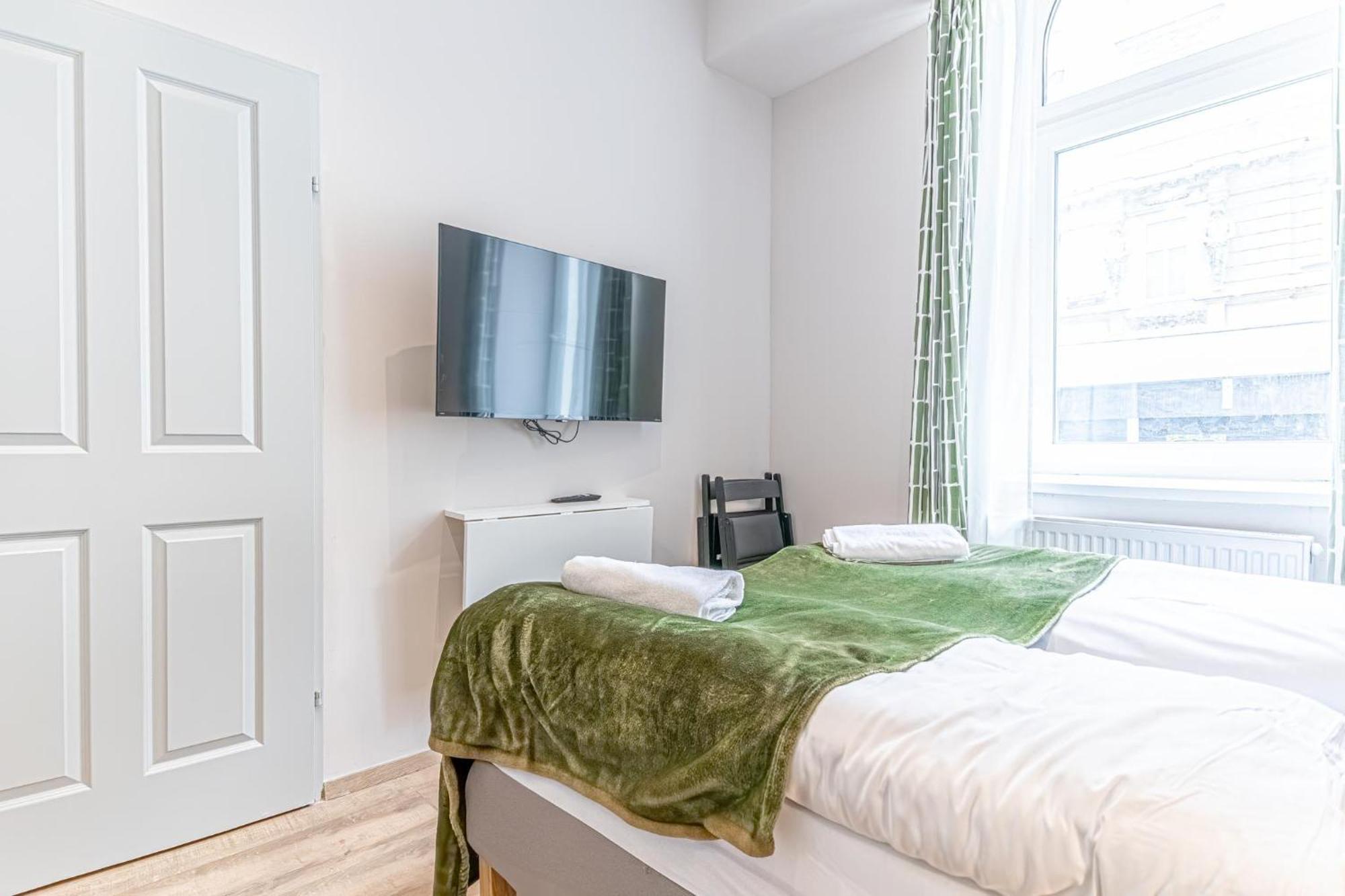 Wiener Stadthalle Boutique - Ideal For Couples