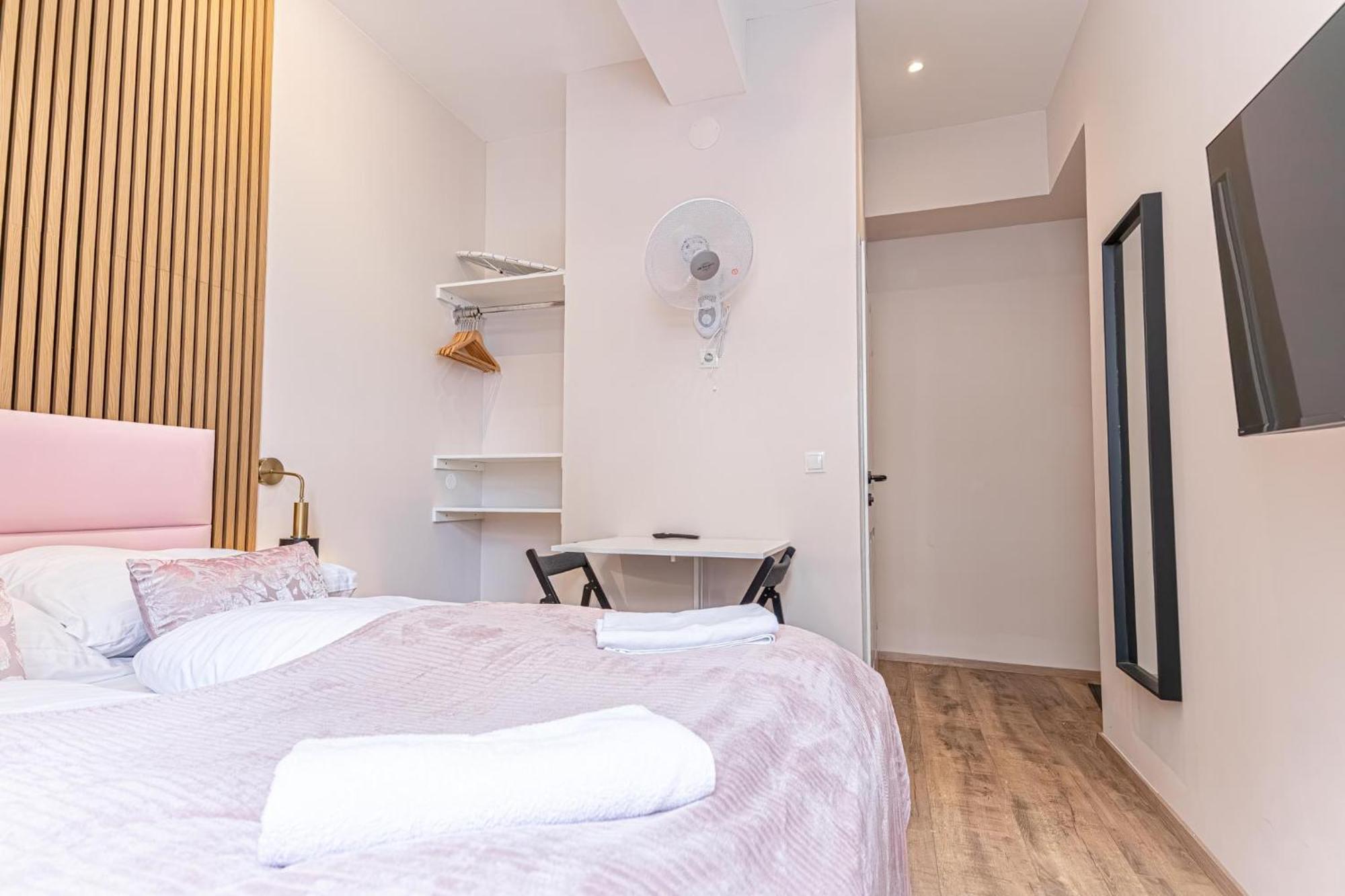 Wiener Stadthalle Boutique - Ideal For Couples *