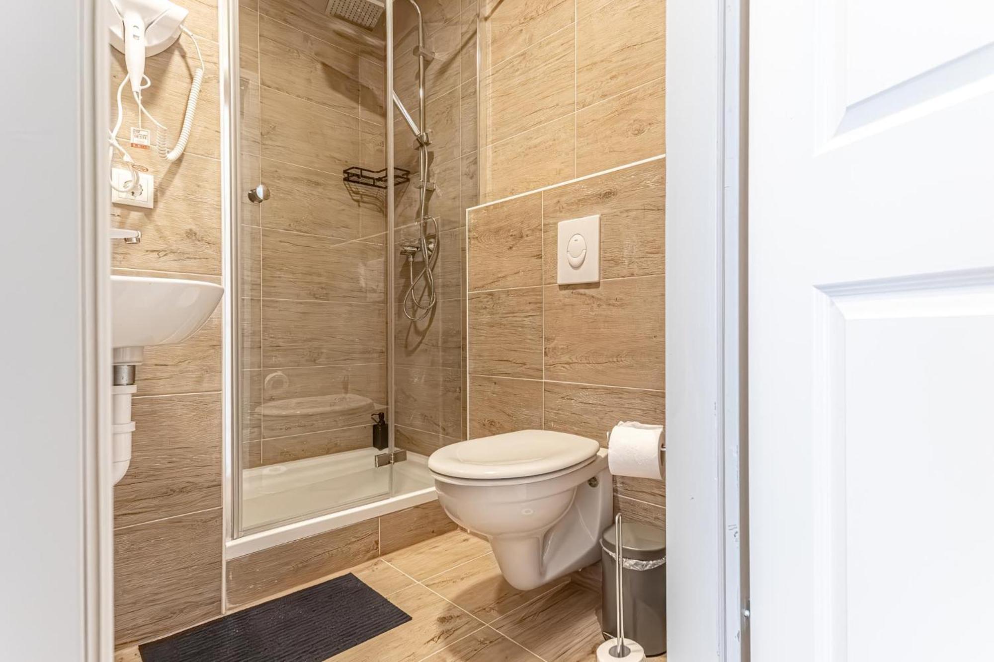 Wiener Stadthalle Boutique - Ideal For Couples Apartment
