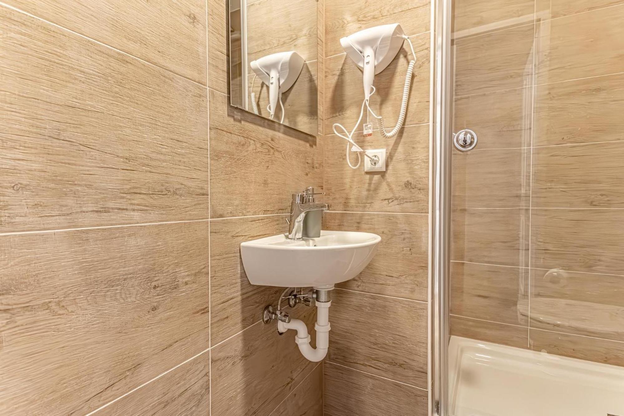Apartment Wiener Stadthalle Boutique - Ideal For Couples *