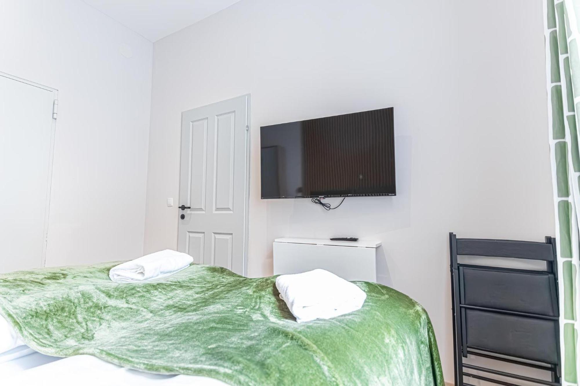 Wiener Stadthalle Boutique - Ideal For Couples Apartment