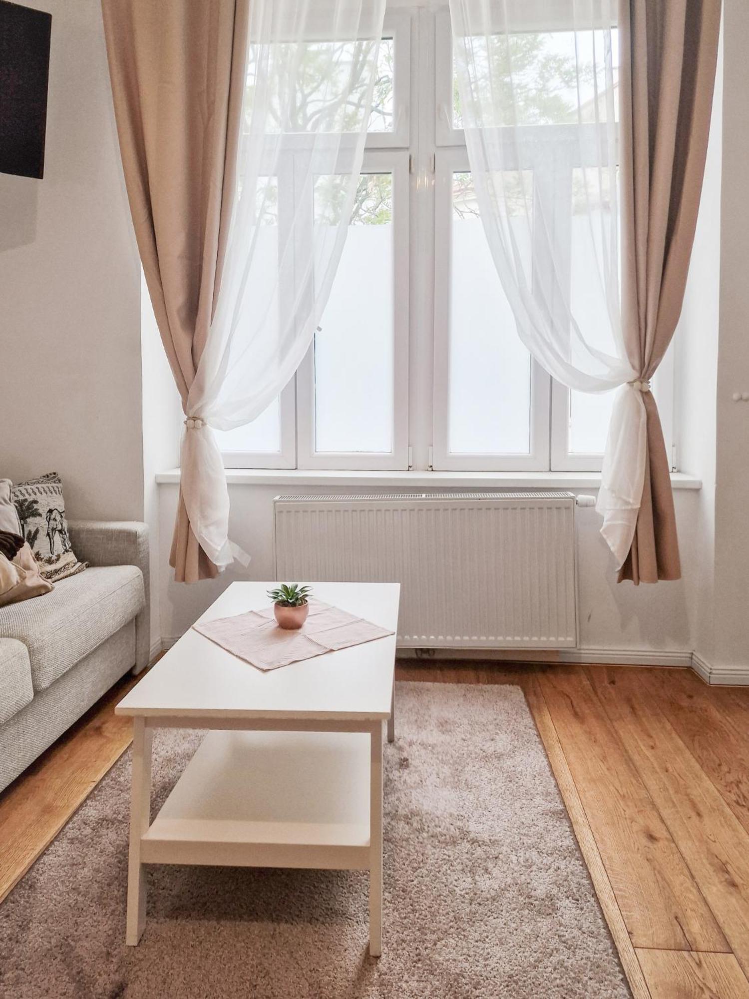 Augarten Garden Apartment Vienna