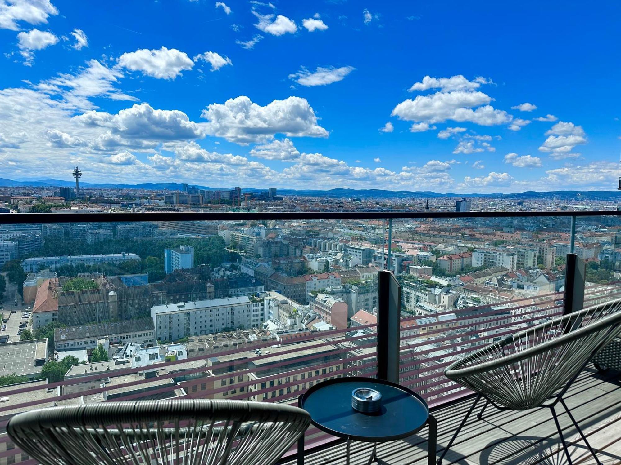 Apartment Luxury Penthouse I Rooftop Pool I Self Check-in Vienna