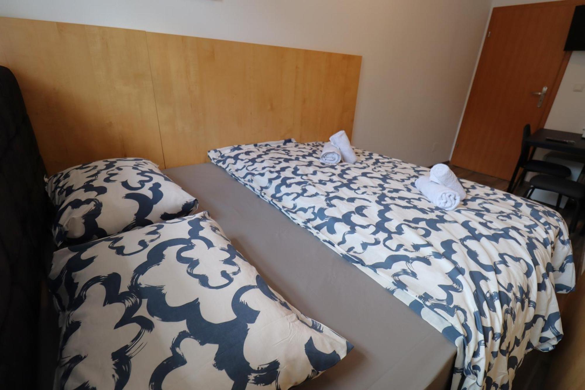 Grey Palazzo 1050 *