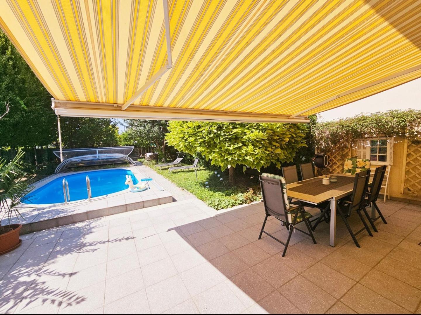 Villa With Pool - Big Garden - Barbecue - Free Parking *