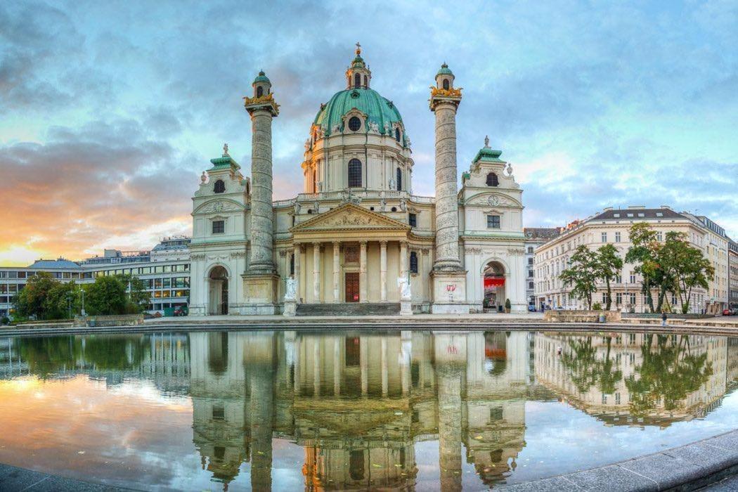 Anzotika Apartment, * Vienna