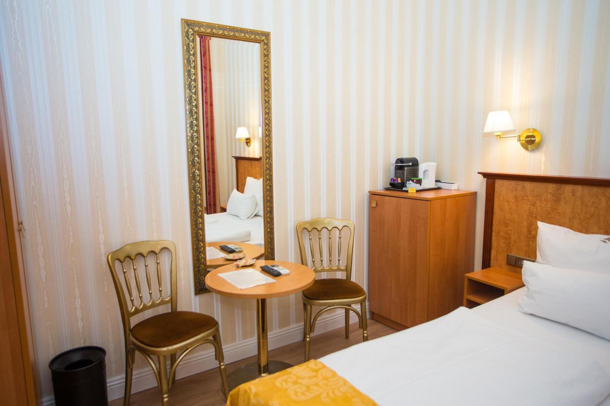 Hotel Opera I Self Check In 4*