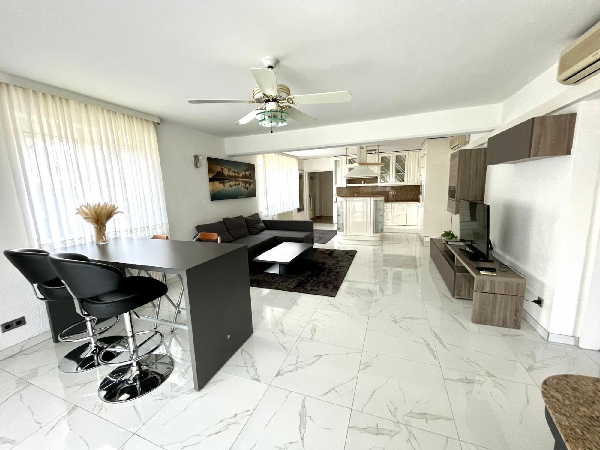 Apartment Luxurioeses Mit Pool