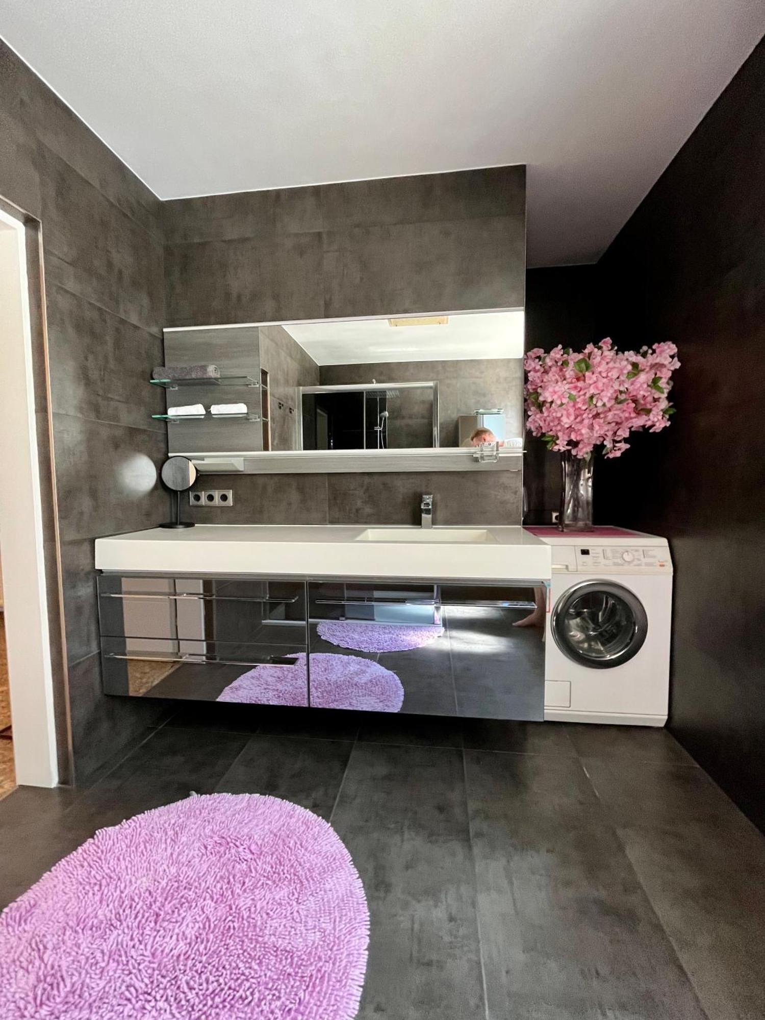 Luxurioeses Mit Pool Apartment *