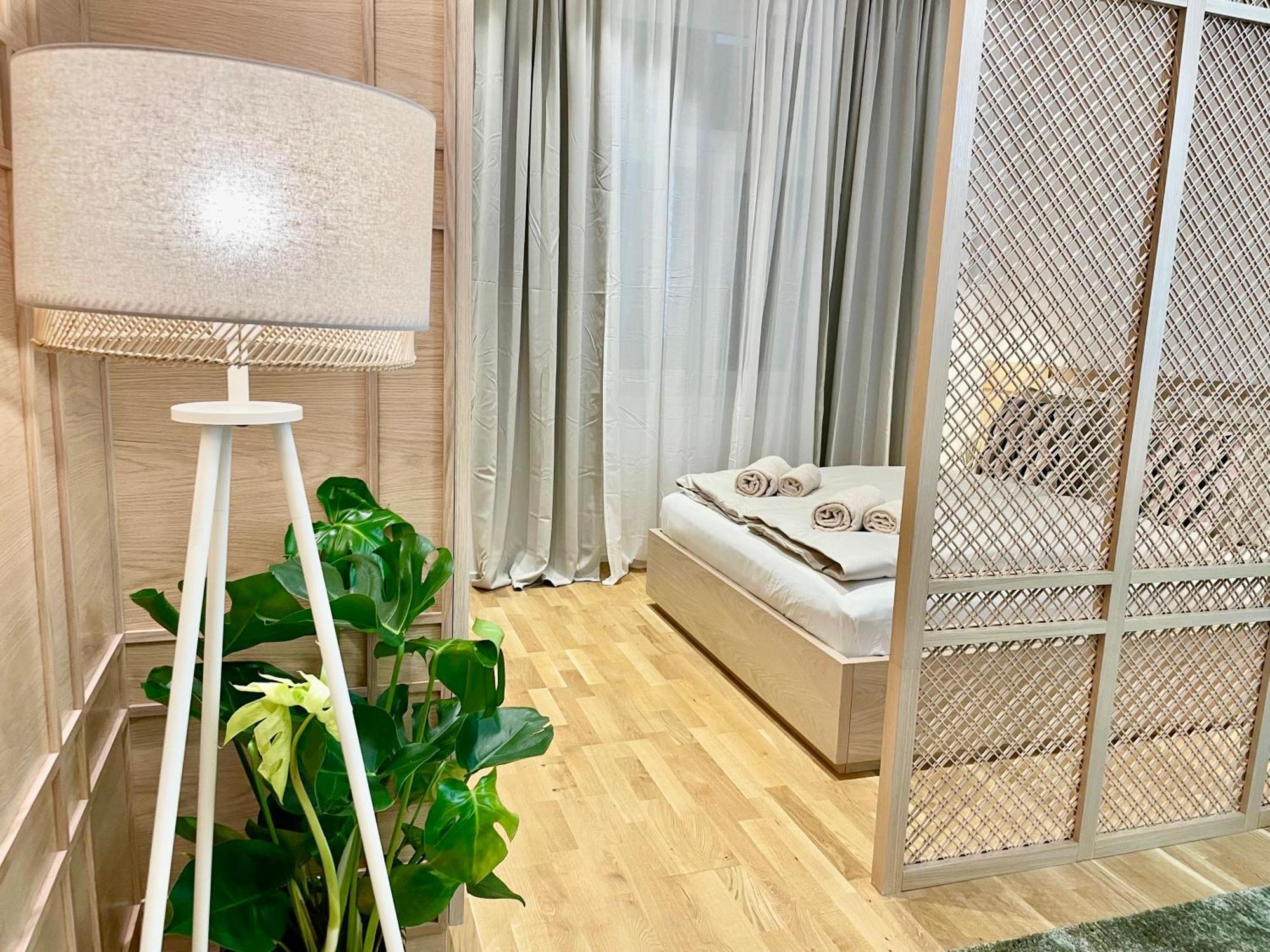 Charm Favoriten Apartment *