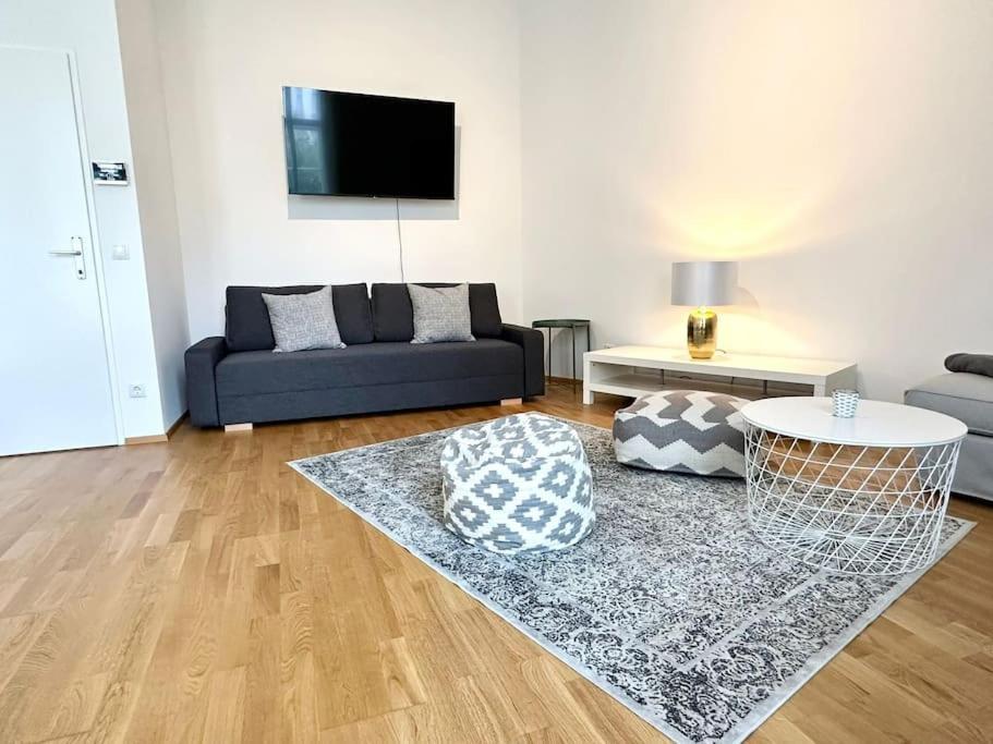 Apartment Beautiful Location *