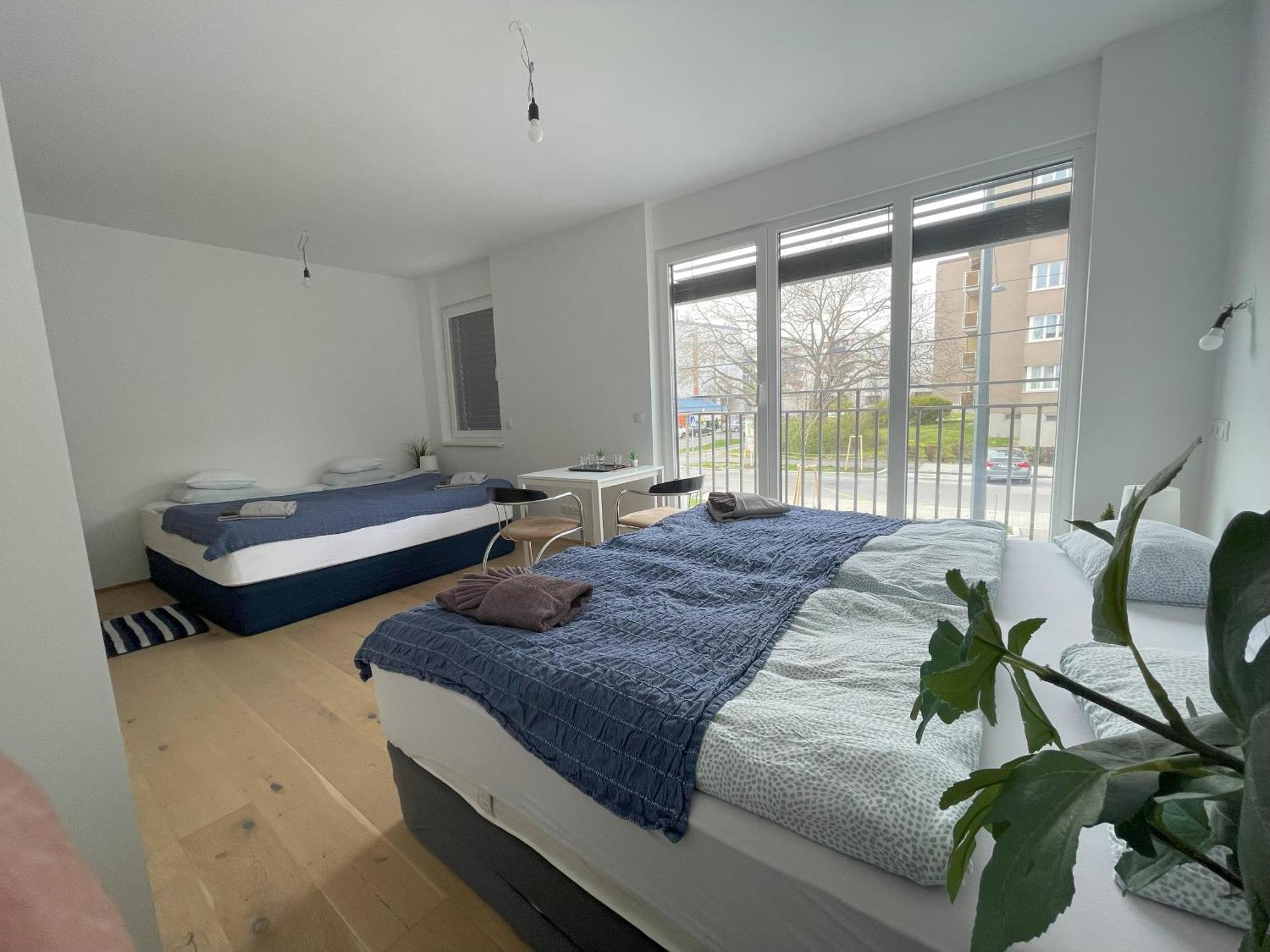 Garden Apartment *