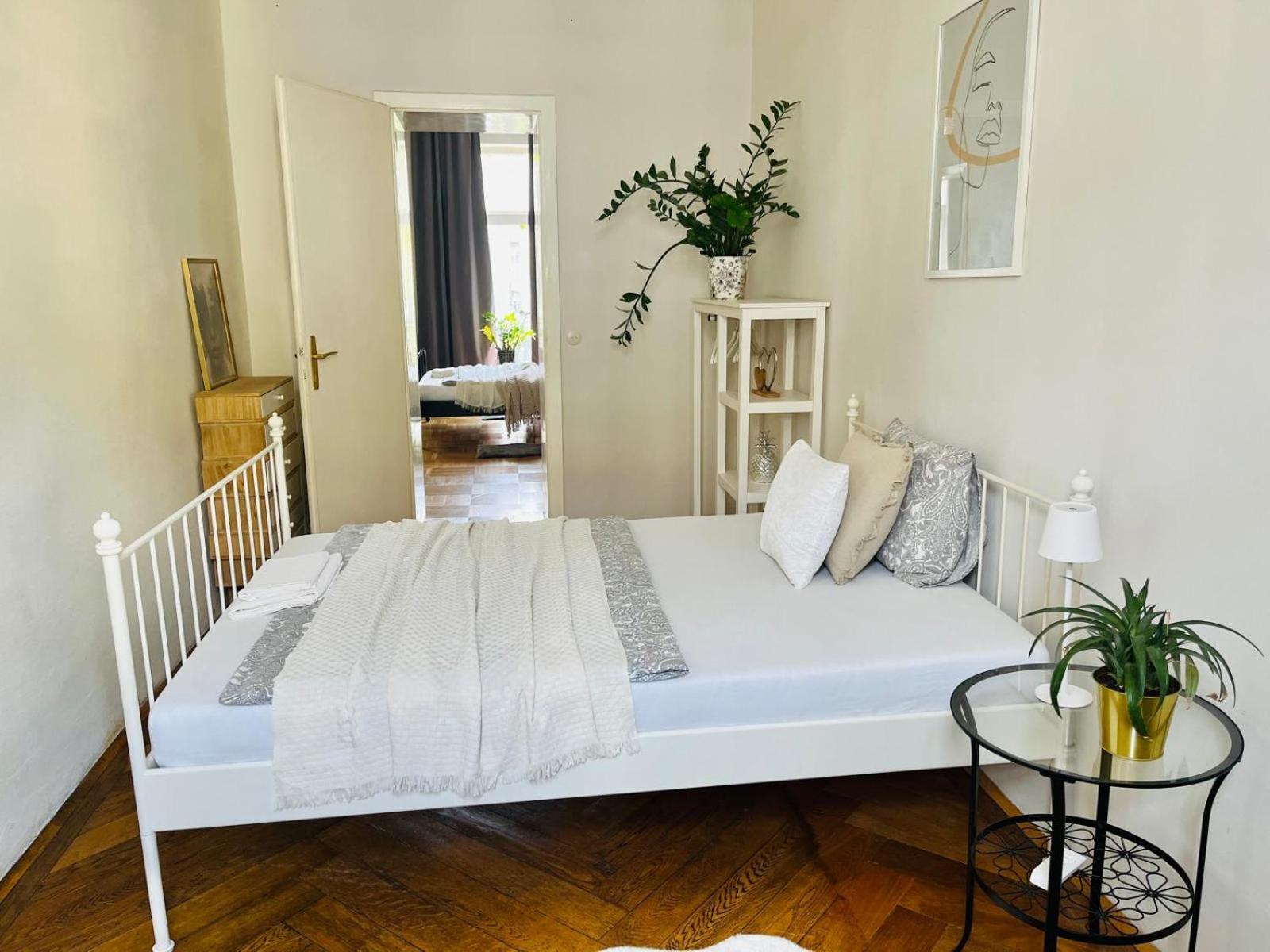 Beautiful Centre Apartment *