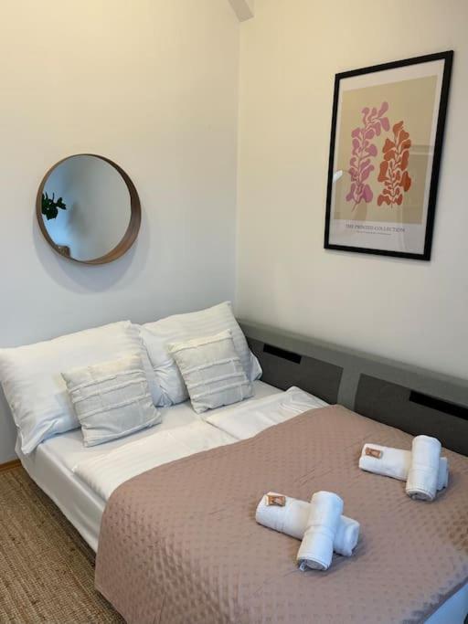 Dreamy & Cozy With Air Condition Apartment