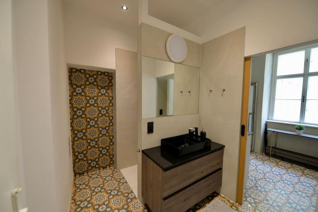 Modernes Altbaujuwel Apartment Vienna