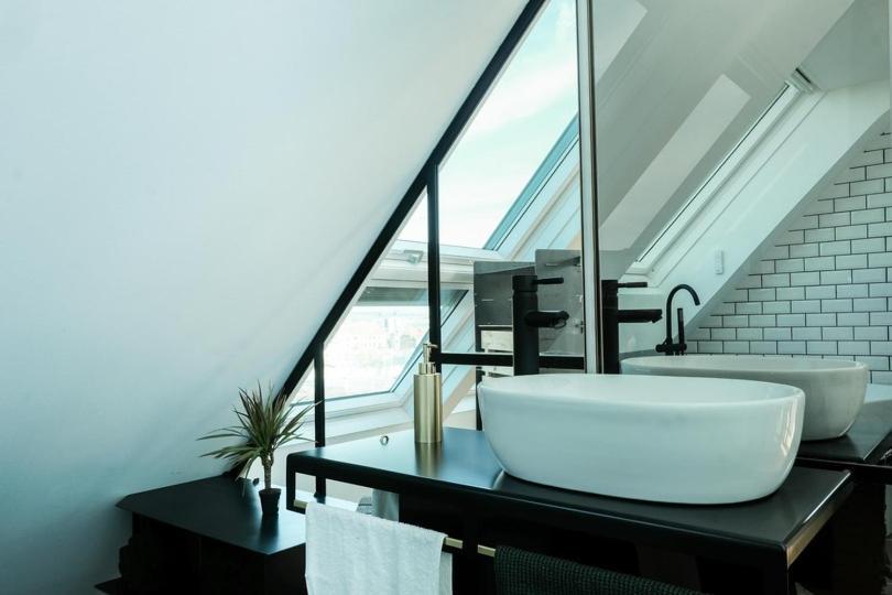 Blackriver Loft Mit Gratis Parkplatz Nahe Schoenbrunn Und U6 Appartamento Vienna