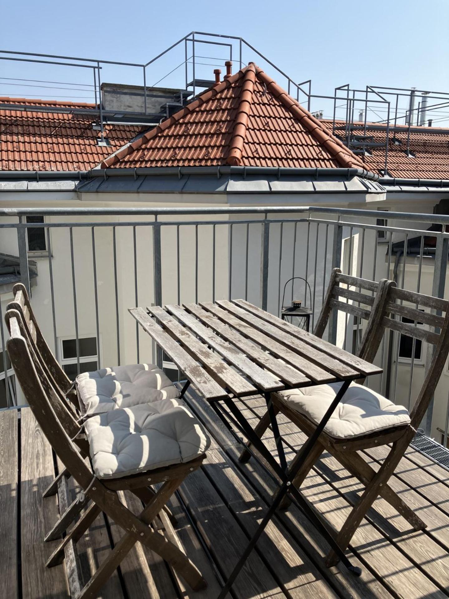 Blackriver Loft Mit Gratis Parkplatz Nahe Schoenbrunn Und U6 Vienna