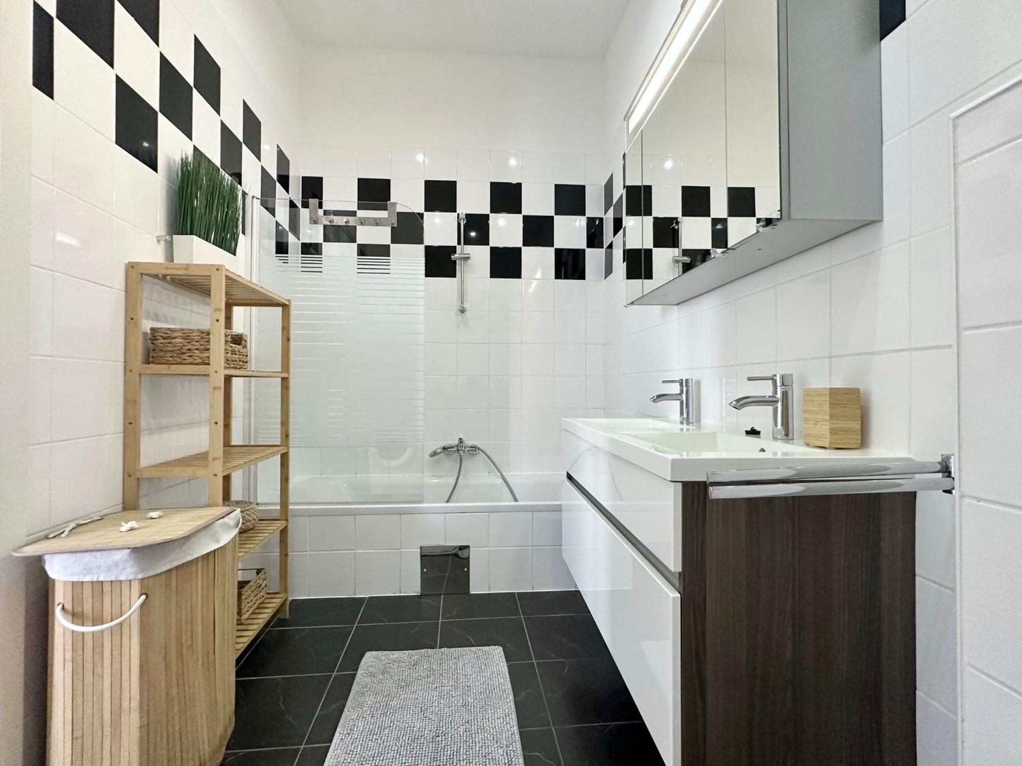 Stylish I 5 Minutes To U1 Reumannplatz I 15 Min To Center Apartment *