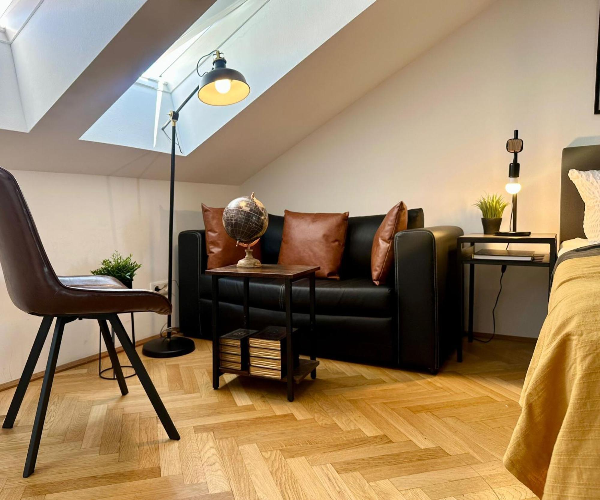 Stylish I 5 Minutes To U1 Reumannplatz I 15 Min To Center Appartamento *