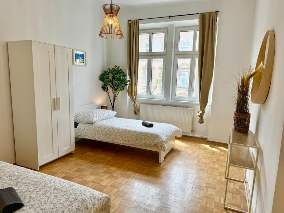 130 M2 Spacious 5 Bedroom Apartment