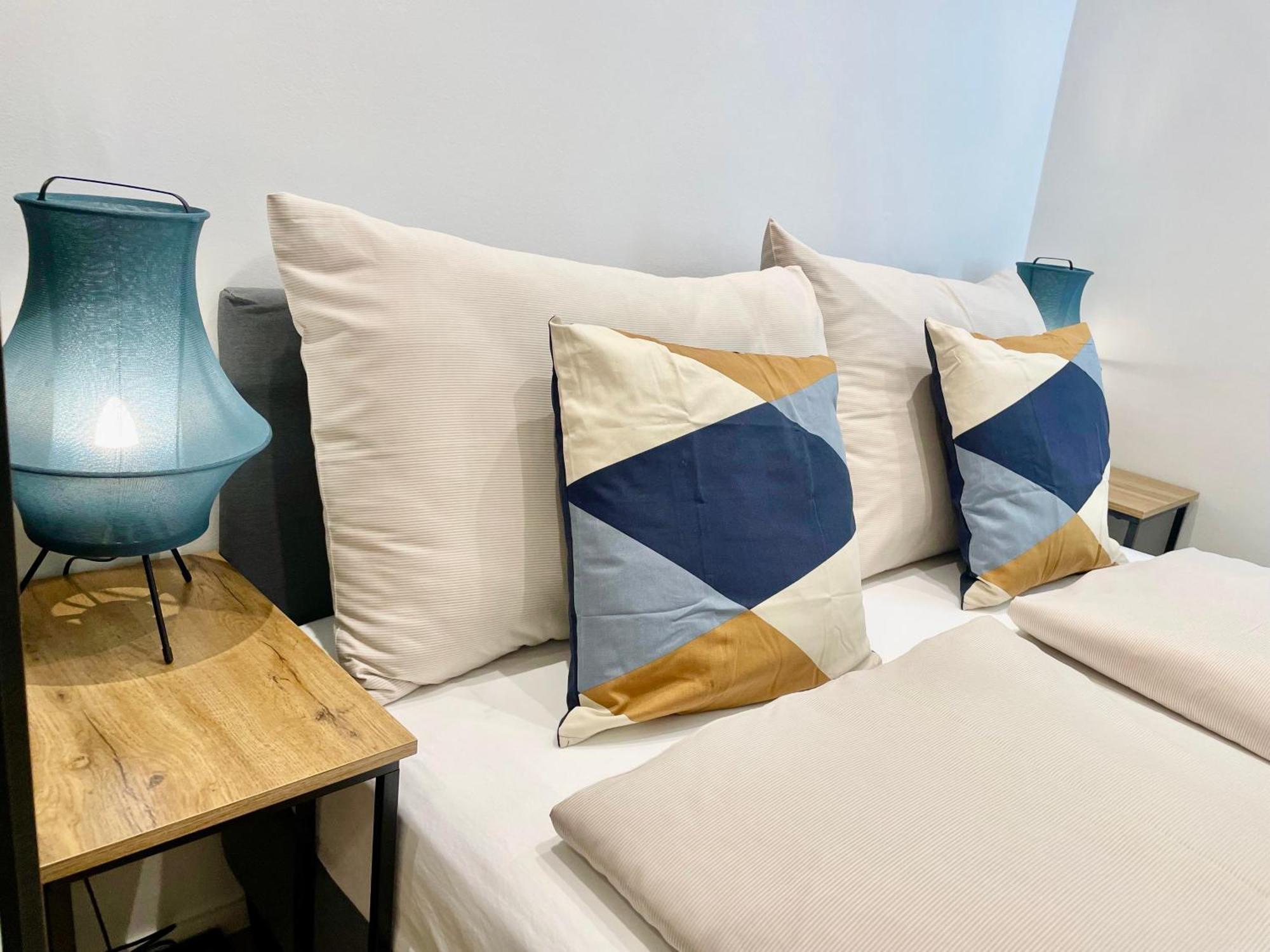 Charm Favoriten Apartment *