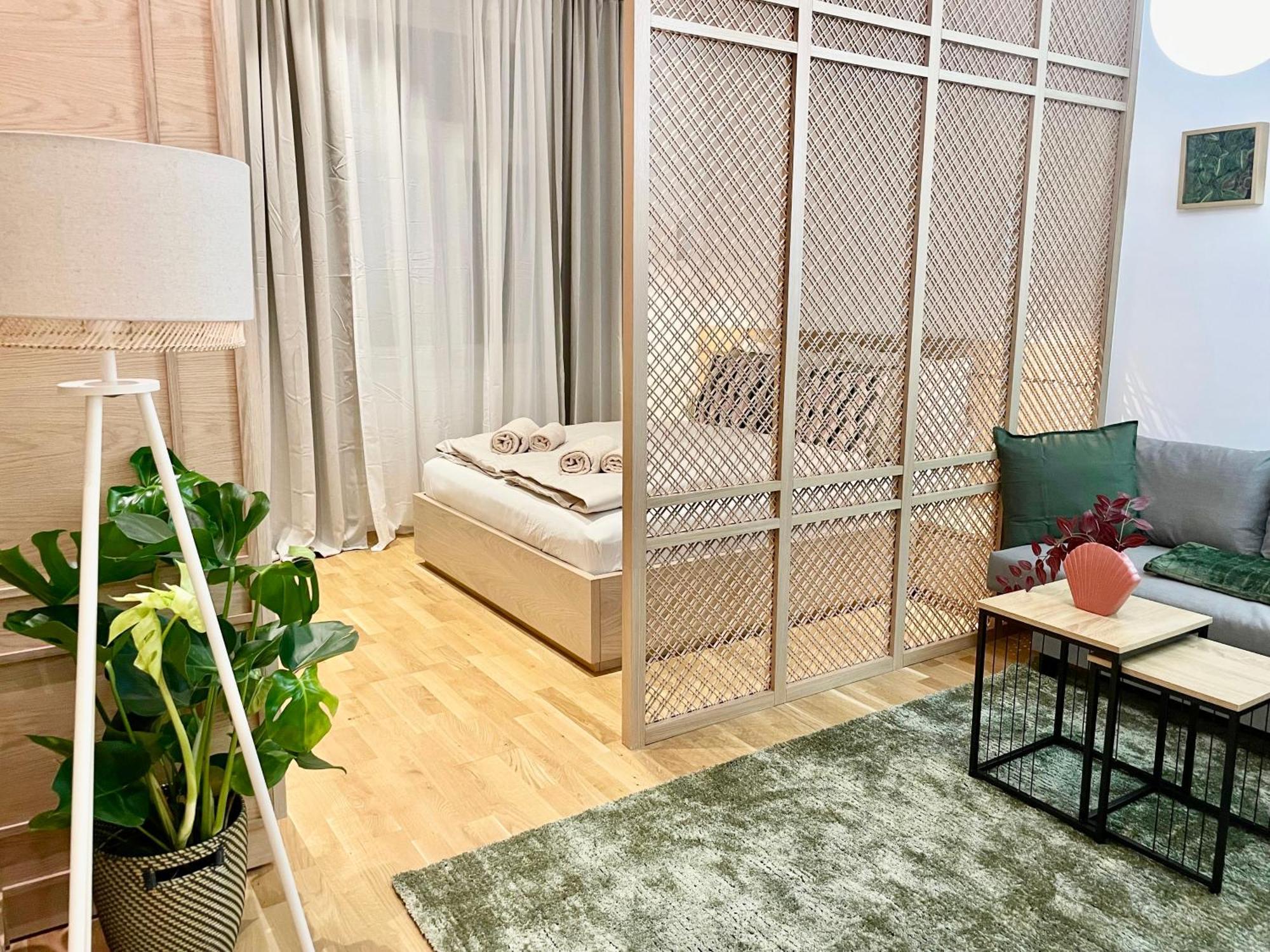 Charm Favoriten Apartment *
