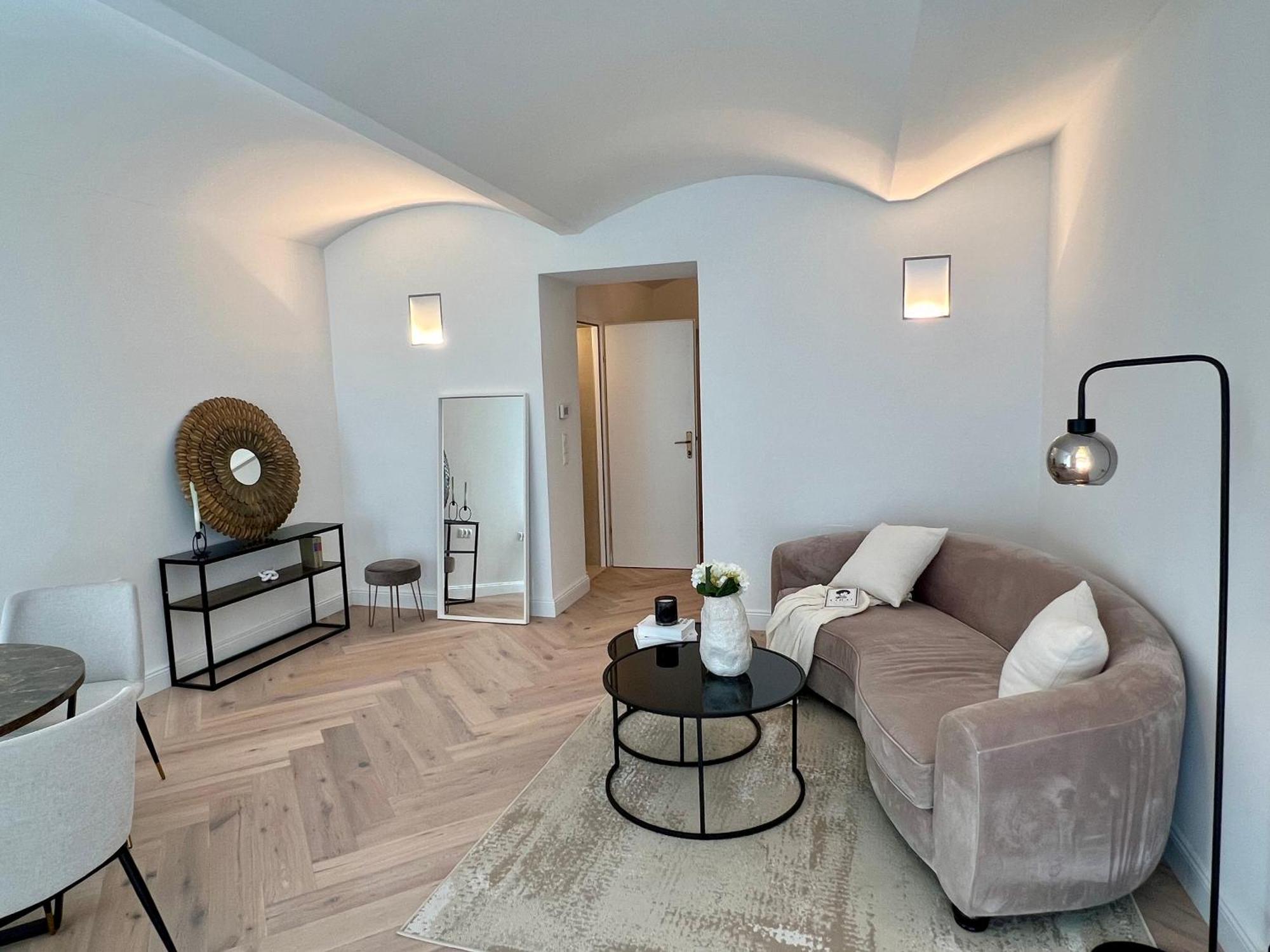 Luxury Living - 1130 Apartment