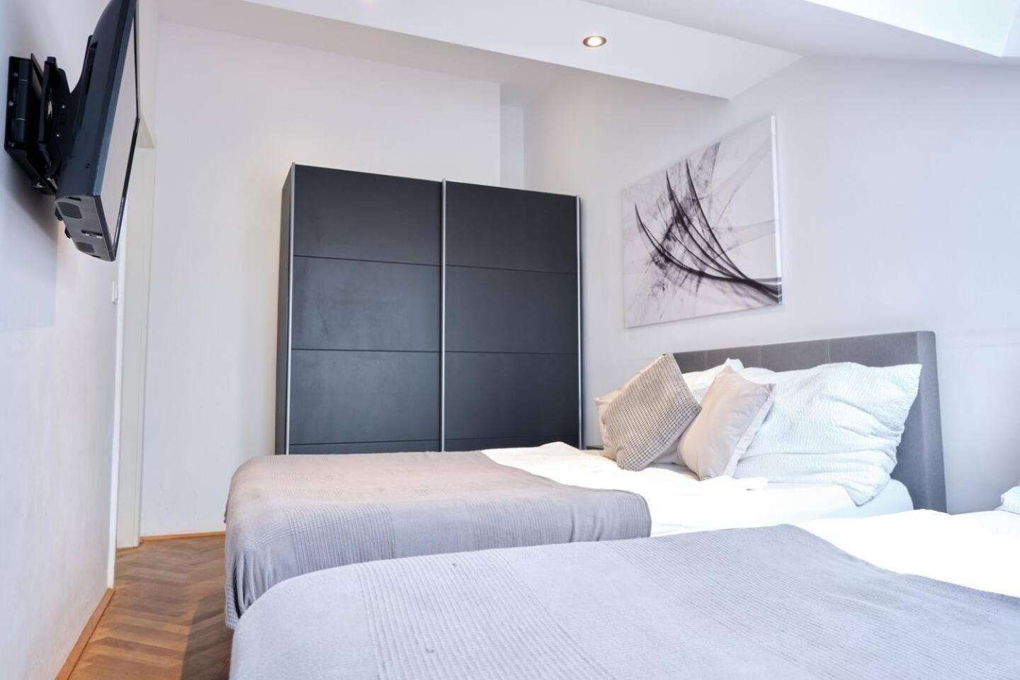 Stylish I 5 Minutes To U1 Reumannplatz I 15 Min To Center Apartment *