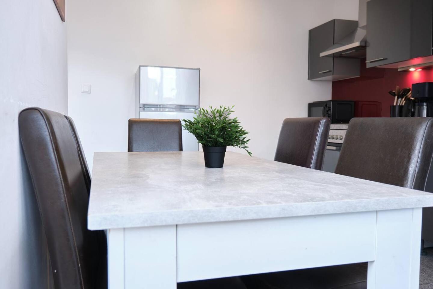 Stylish I 5 Minutes To U1 Reumannplatz I 15 Min To Center Vienna